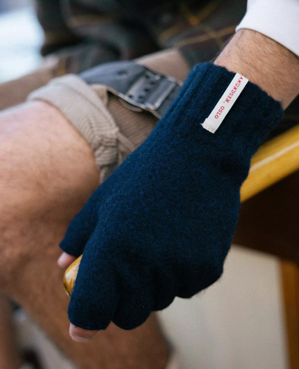 Amundsen Boiled Finger Gloves - Image 3