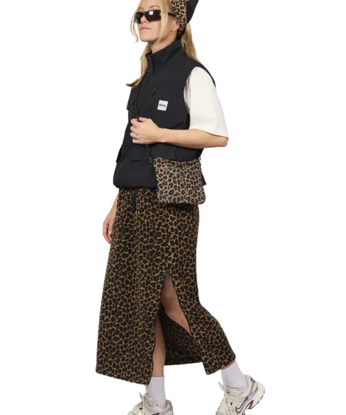 Eivy versa mountain skirt naisten fleecehame leopard mallin päällä kokovartalokuva