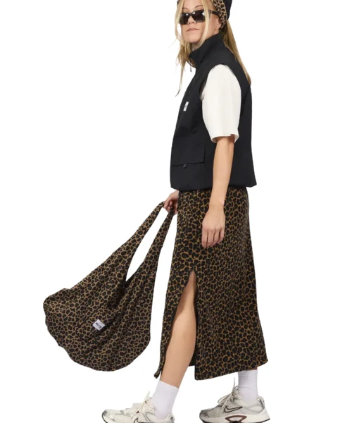 Eivy versa mountain skirt naisten fleecehame leopard mallin päällä kokovartalokuva