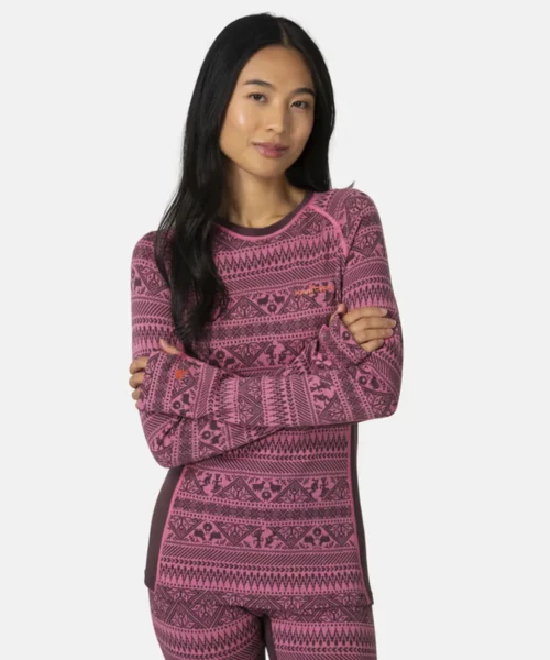Tale Long Sleeve -merinovillainen aluspaita cocoa powder edestä mallin päällä