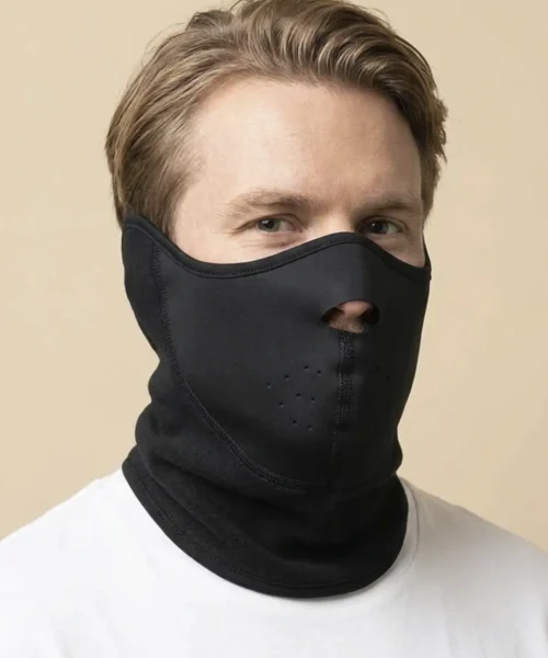 Löffler Airblocc Face Mask Kasvosuoja miesmallin päällä AI-image
