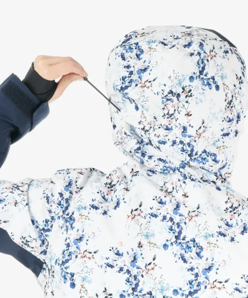 Picture Organic Clothing Zoya -naisten laskettelutakki mallin päällä hupun kiristyksen esittely